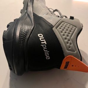 Salomon Mid Gore-Tex Hiking Boot